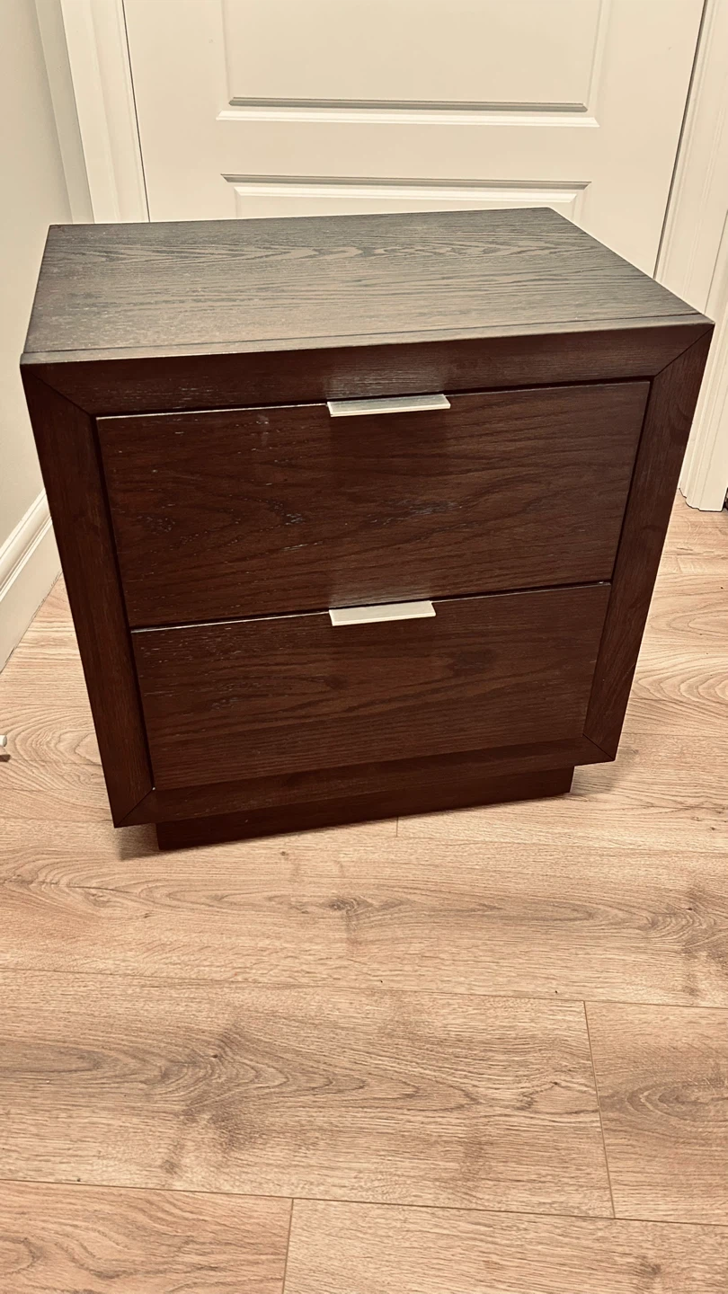 Universal Broadmoore 2-Drawer Nightstand / End Table – Dark Wood