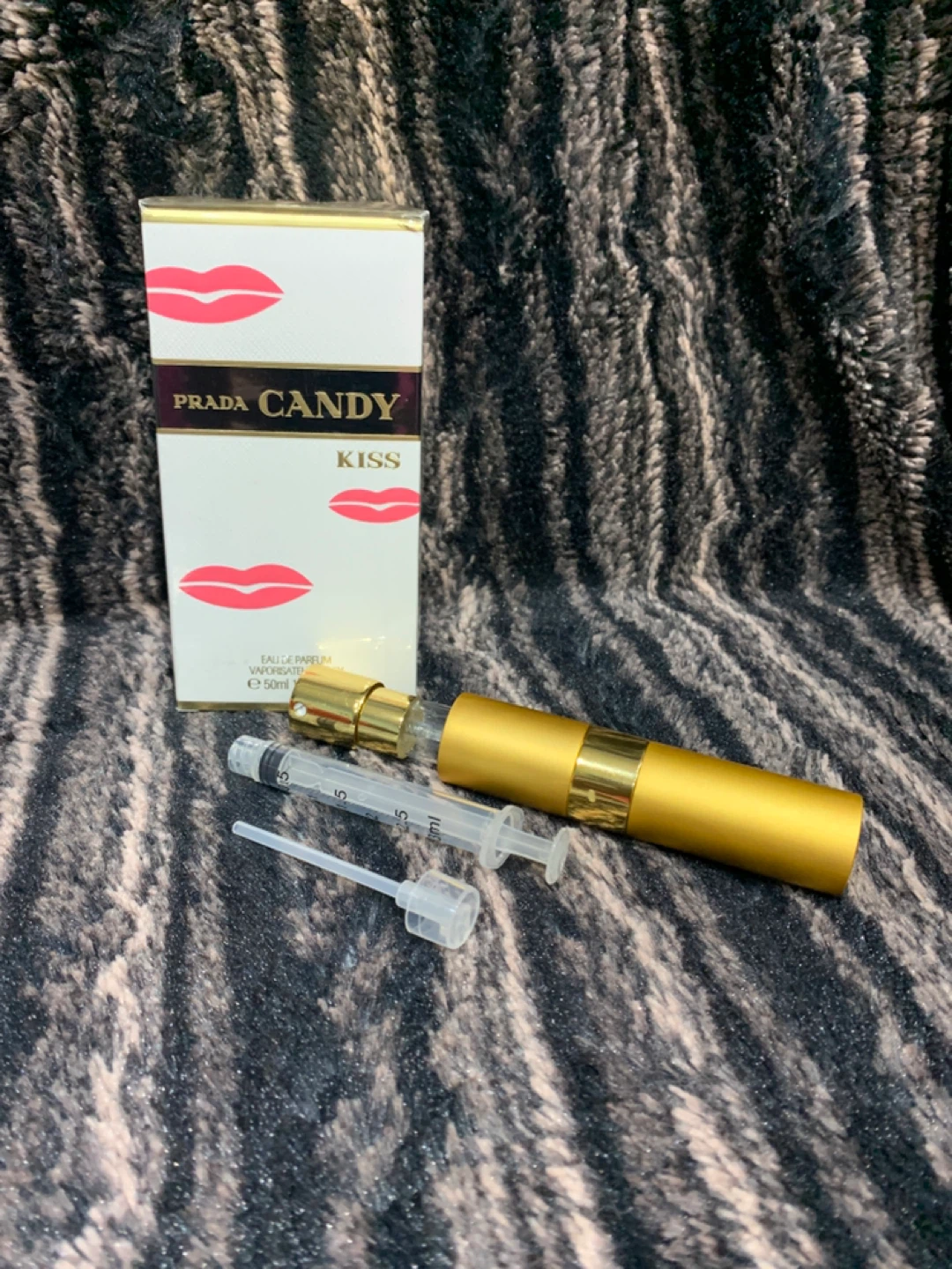Prada Candy Kiss 50ML EDP FREE 10ML travel spray bottle kit - photo 3