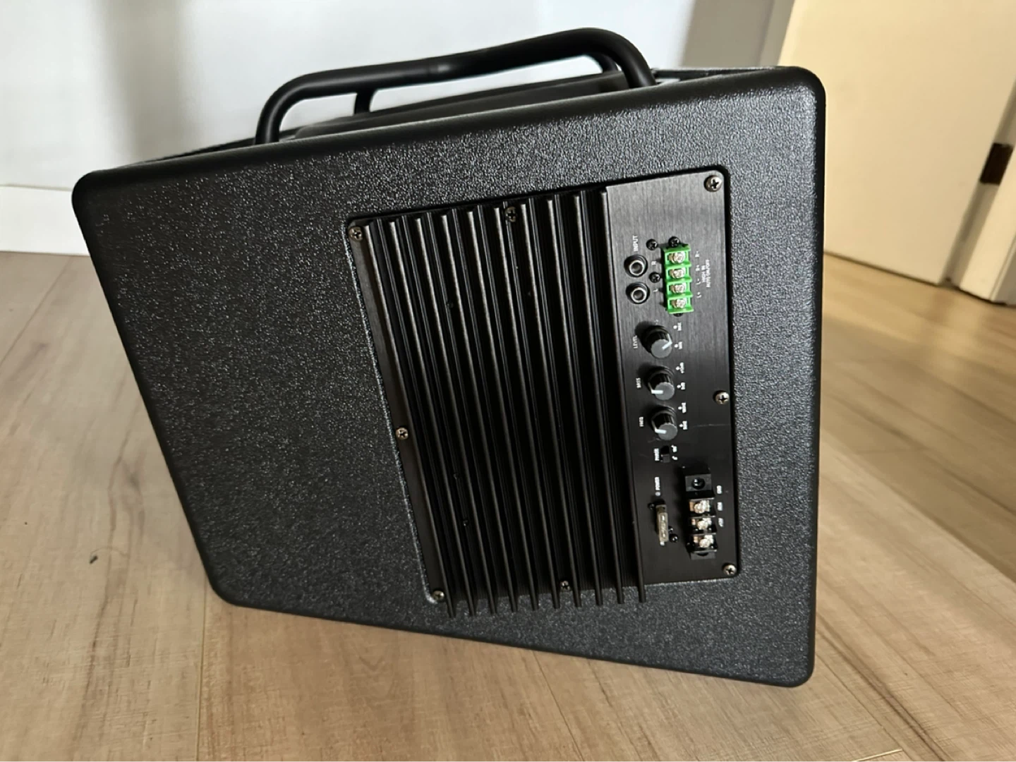 VK CARAUDIO Powered Subwoofer