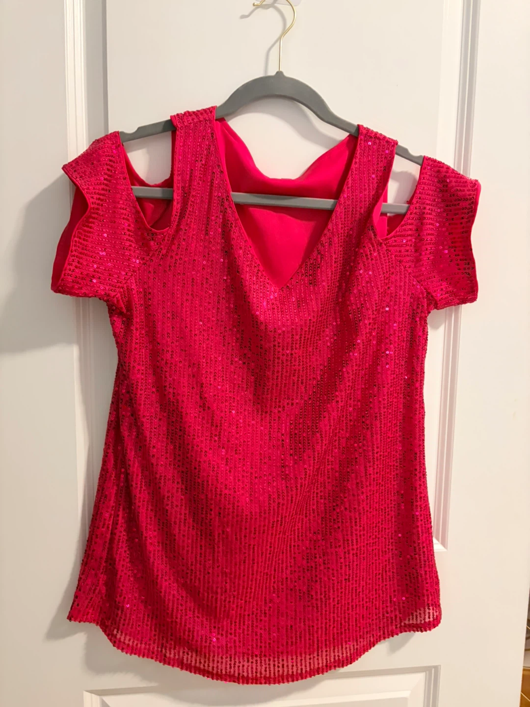 Women's L Sequined Cold Shoulder Top