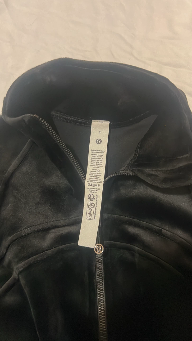 Lululemon Black Velvet Jacket Size 2 - photo 3