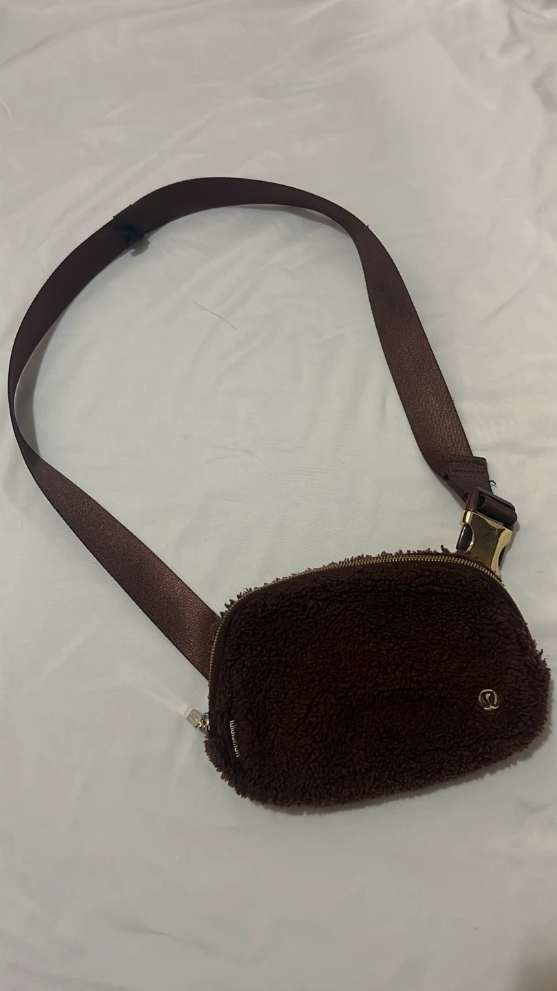 Lululemon Everywhere Belt Bag - Brown Fleece