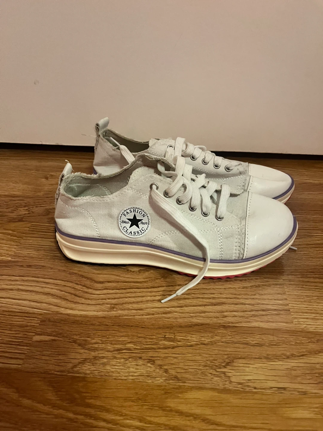White Canvas Fashion Classic Sneakers
