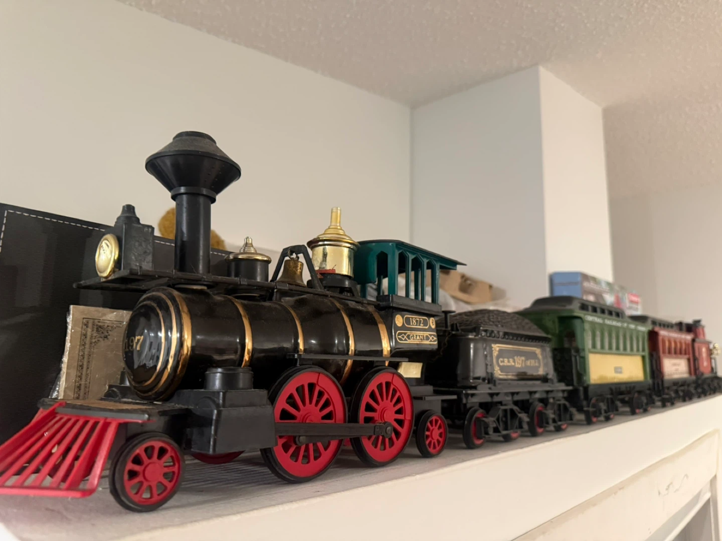 Central Railroad of New Jersey Dining Car Model Train