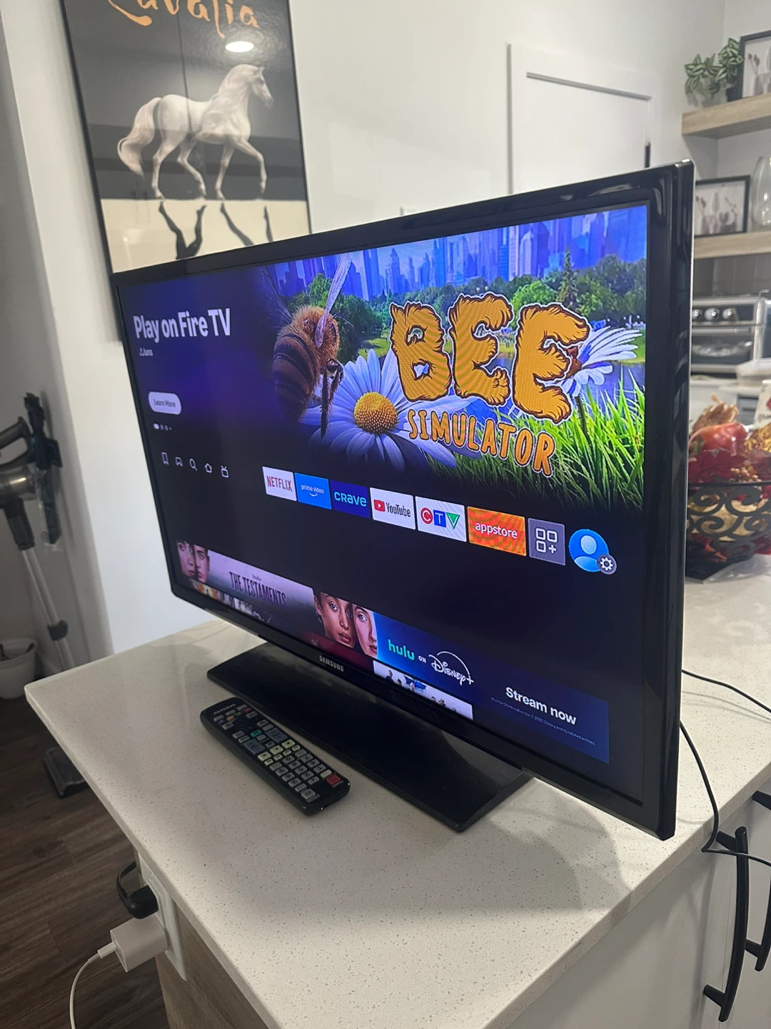32” Samsung TV | Non smart | Excellent Condition - photo 3