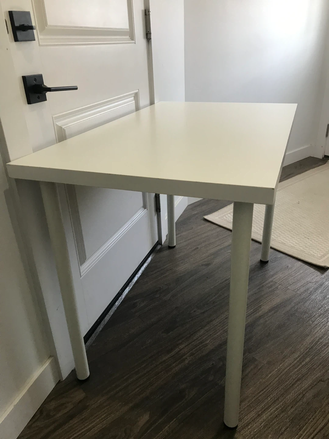 White rectangular desk - photo 3