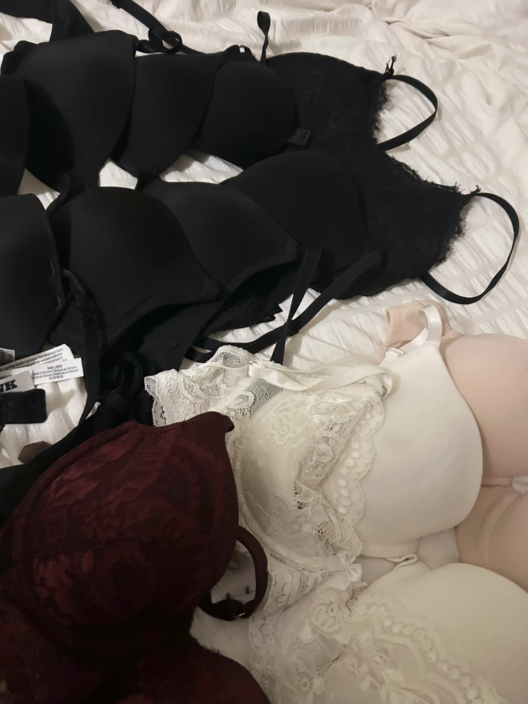 Clothing Bundle: Bras - photo 2