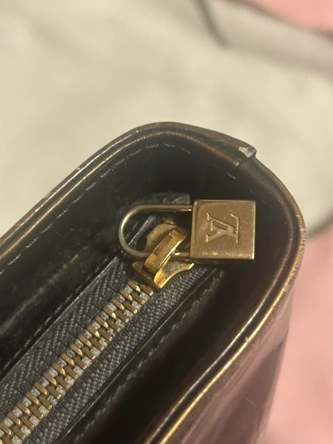 Louis Vuitton Vintage Vernis Houston Bag - photo 3