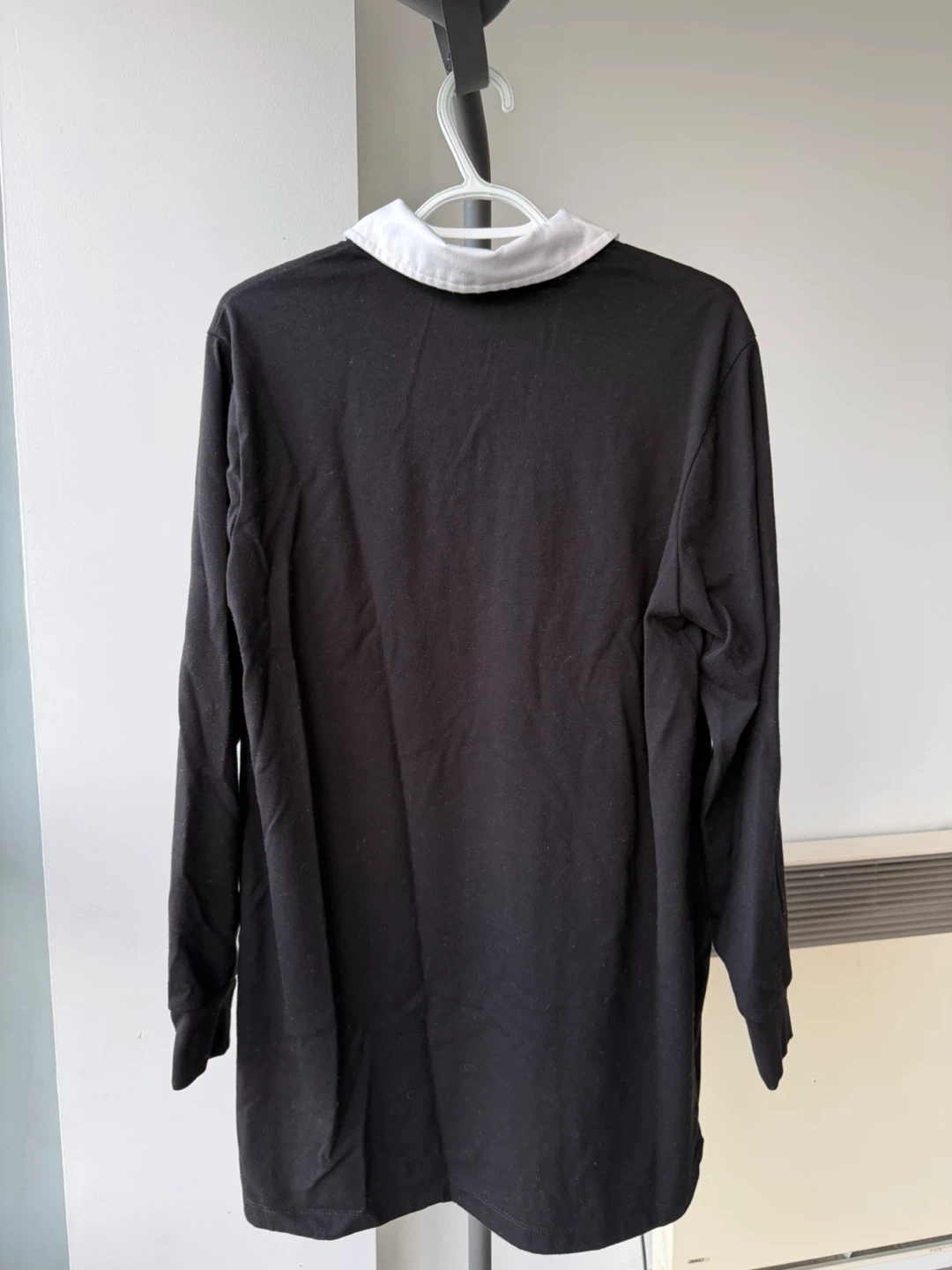 Minimal Contrast Collar Long Sleeve Polo Top - photo 2