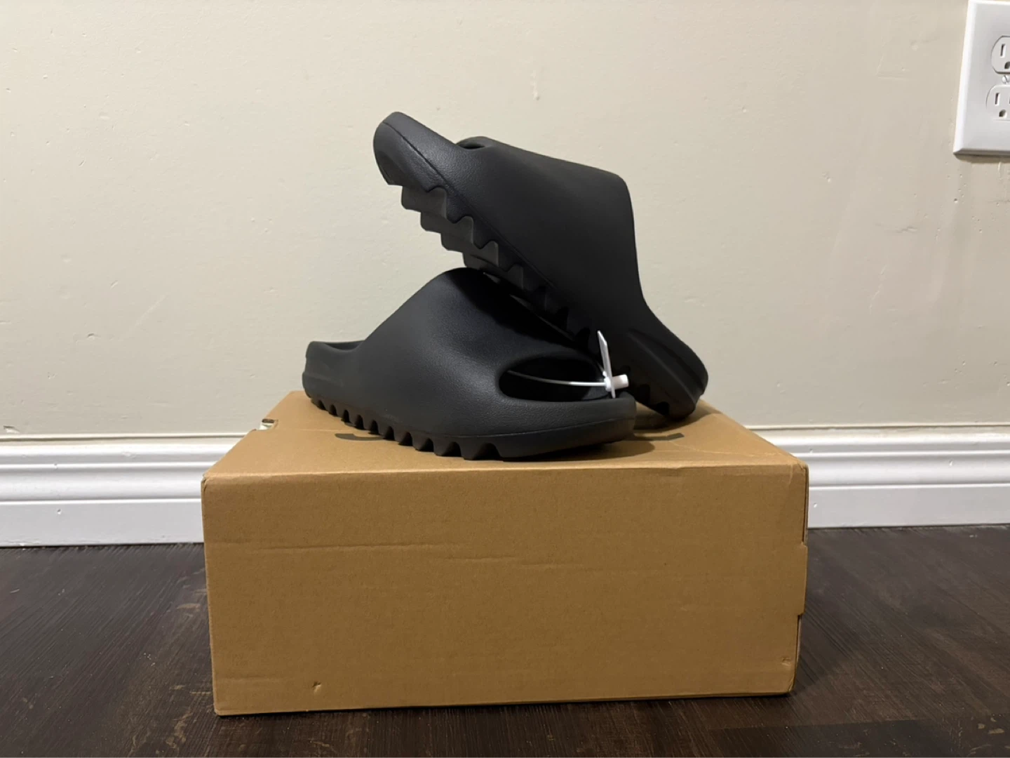 Yeezy Slides (Onyx) - photo 2