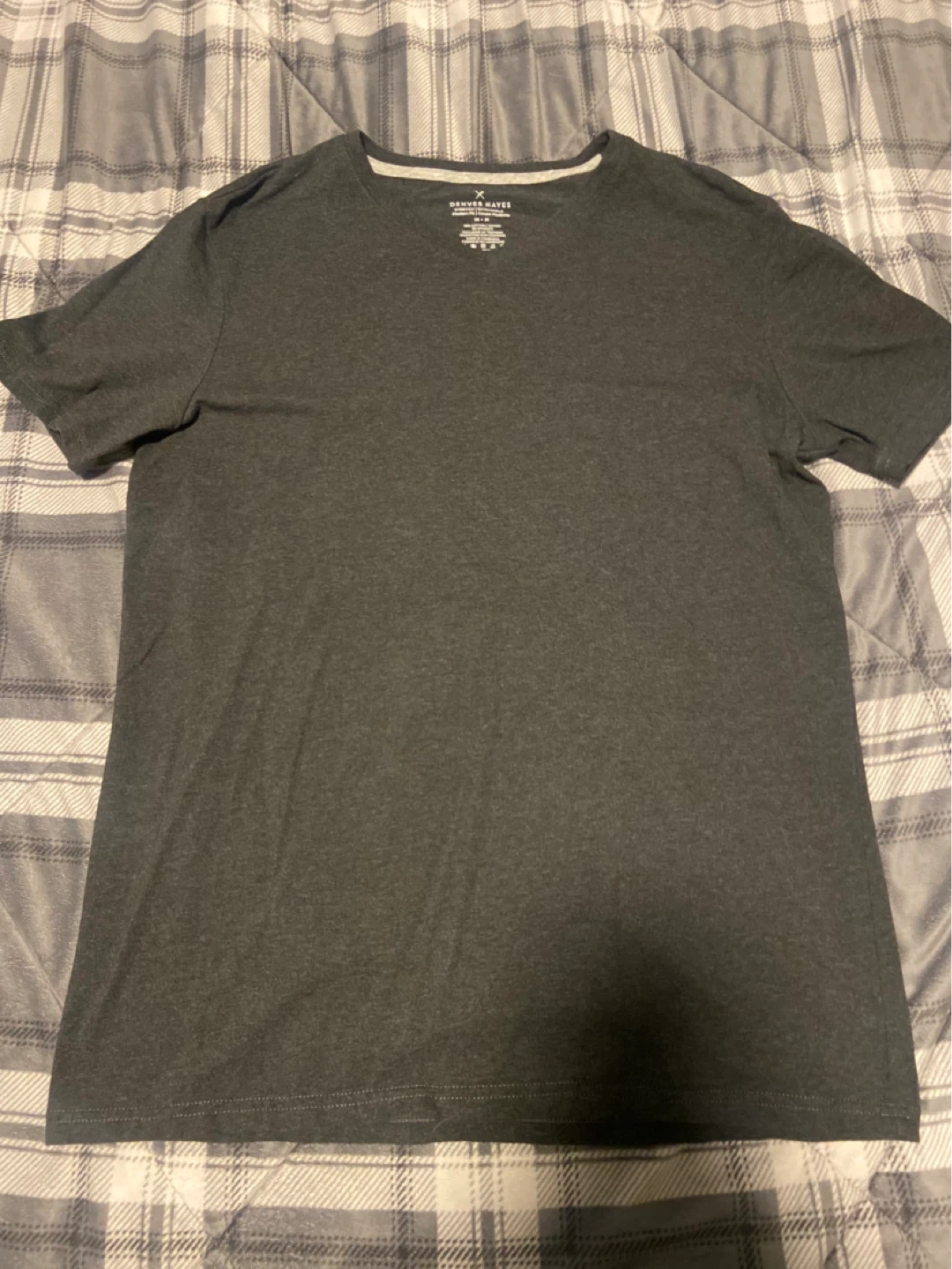 Mens Grey Denver Hayes T-Shirt Size Medium