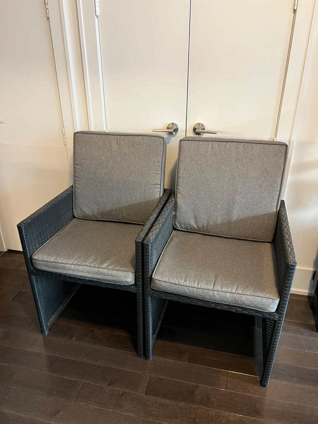 Set of 2 Grey Wicker Outdoor Chairs with Cushions - photo 2