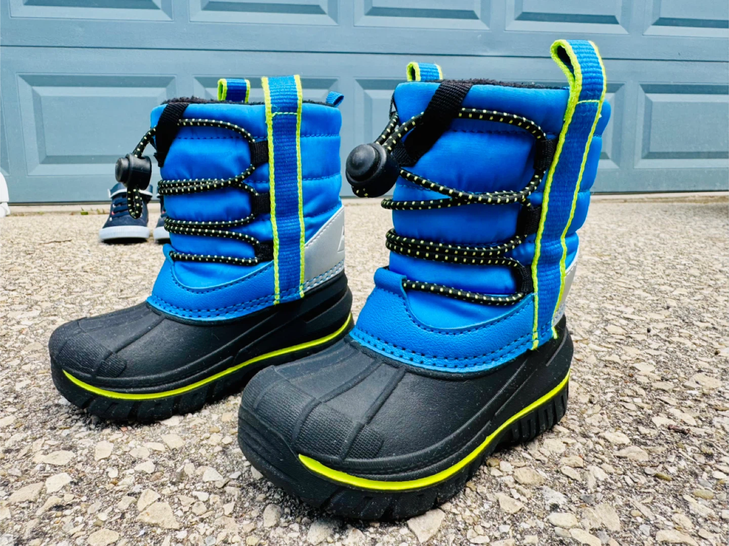 Joe Fresh Kids Snow Boots Size 7 - gently used