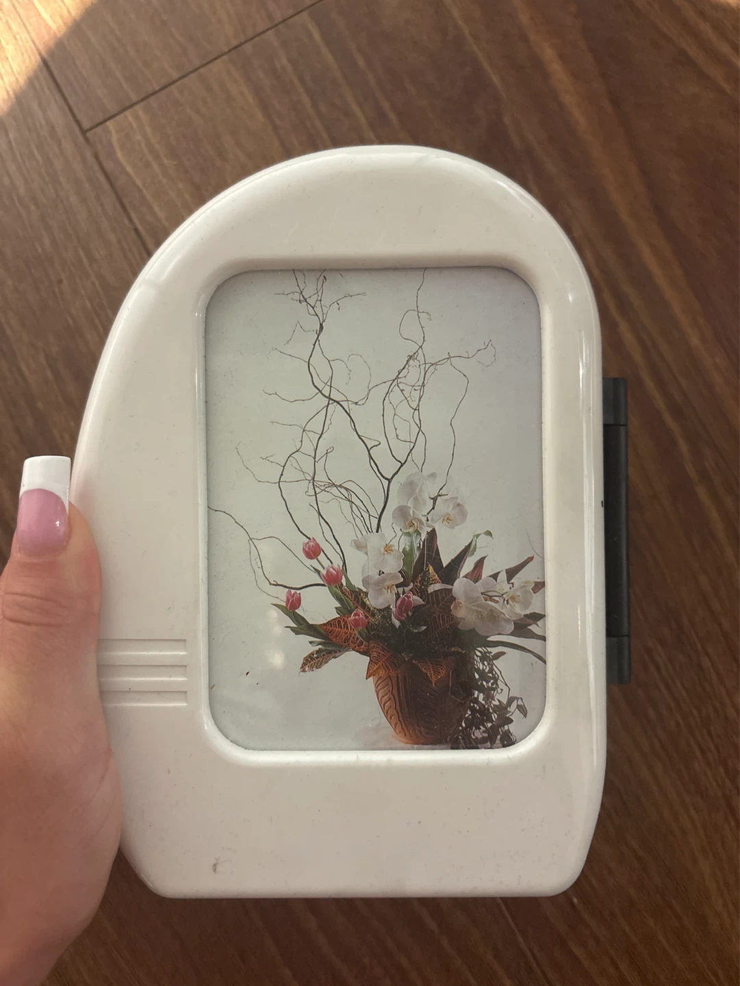 White Photo Frame Clock with Butterfly Design - photo 2