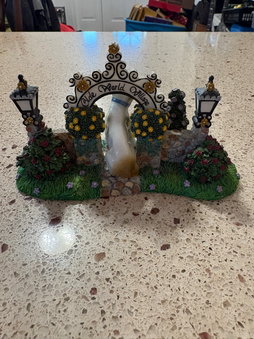 Olde World Village Dog Figurine - photo 2