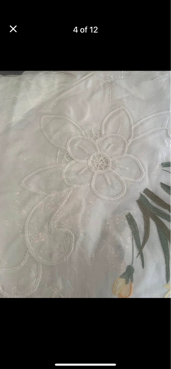 Embroidered Tablecloth with Daffodils and Floral Designs - photo 4