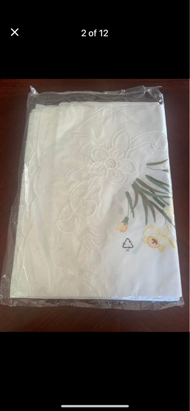 Embroidered Tablecloth with Daffodils and Floral Designs - photo 2