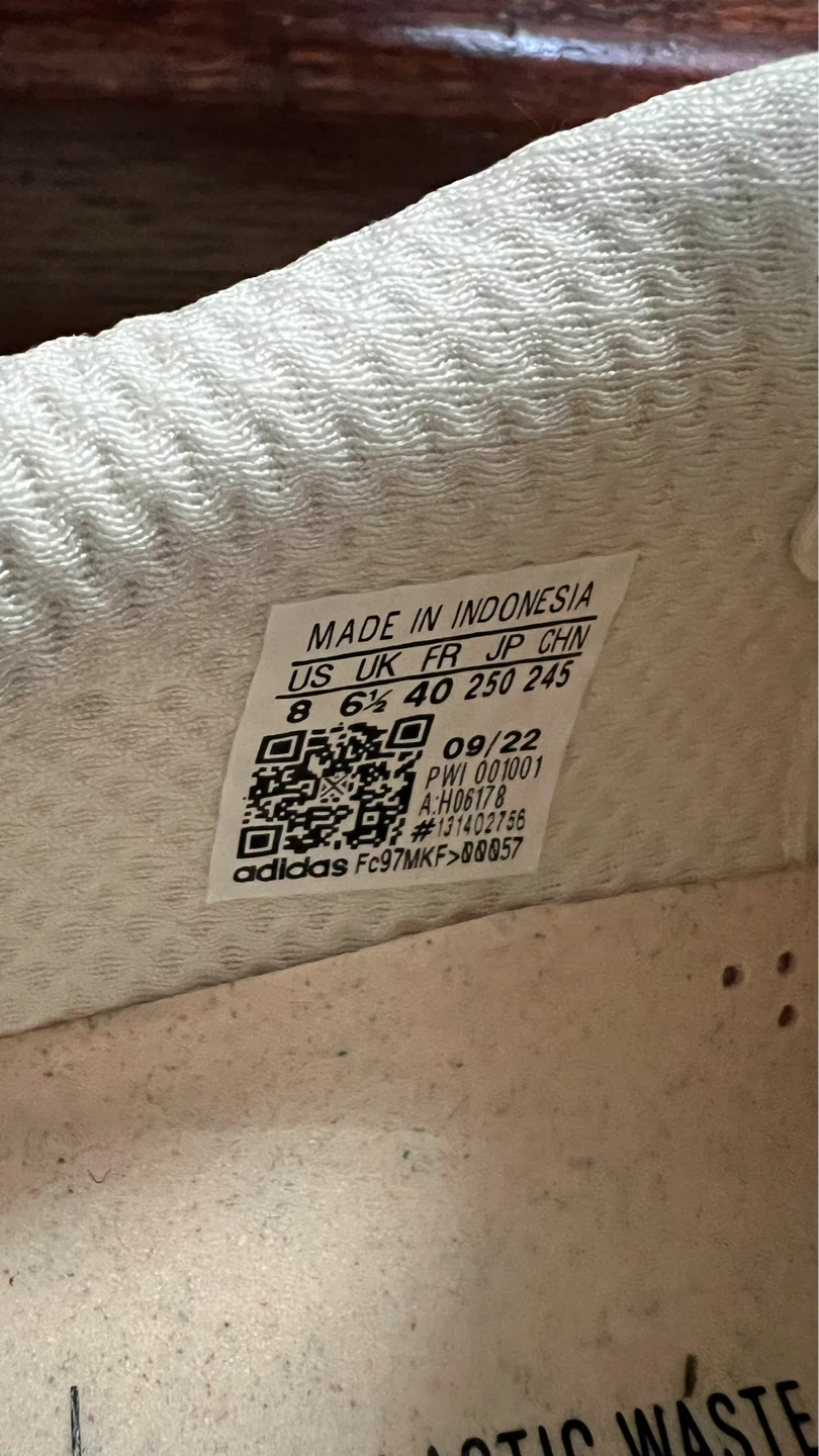 Adidas shoes size 8 - photo 4