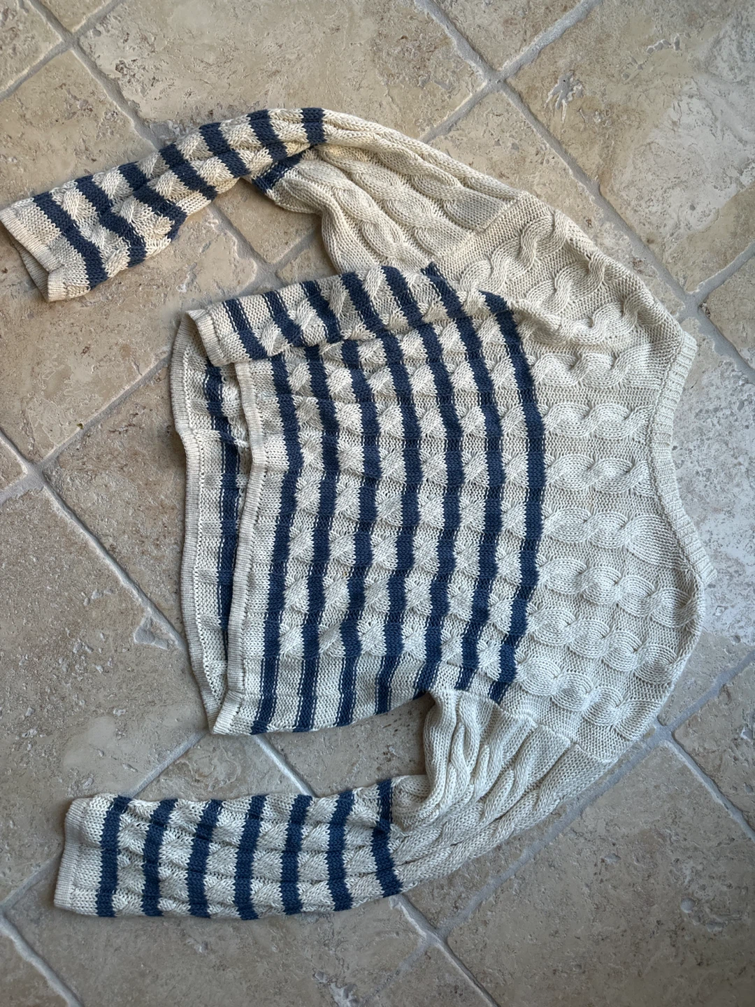 American Eagle Cream & Blue Striped Cable Knit Sweater M