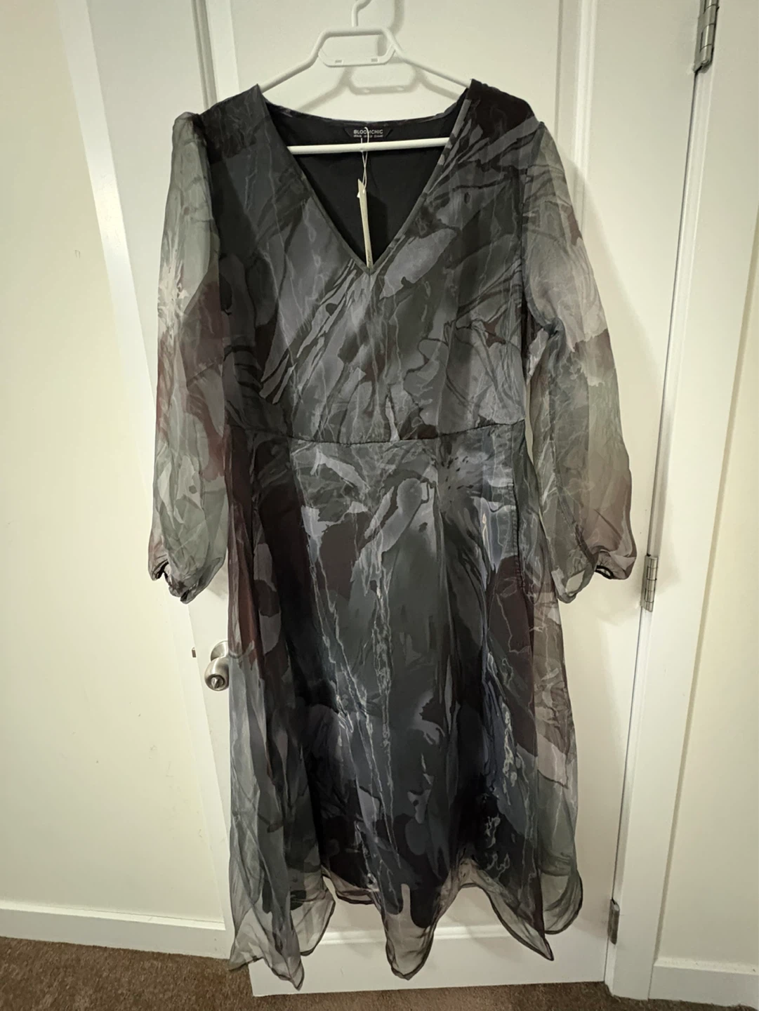 Bloom Chic Sheer Abstract Print Maxi Dress Size 14-16