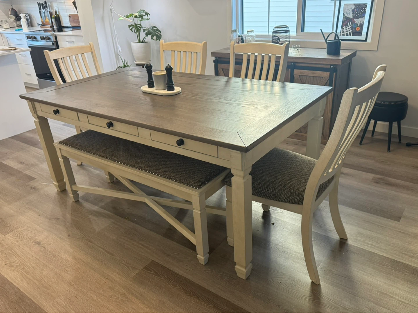 Ashely dinning table and chairs.