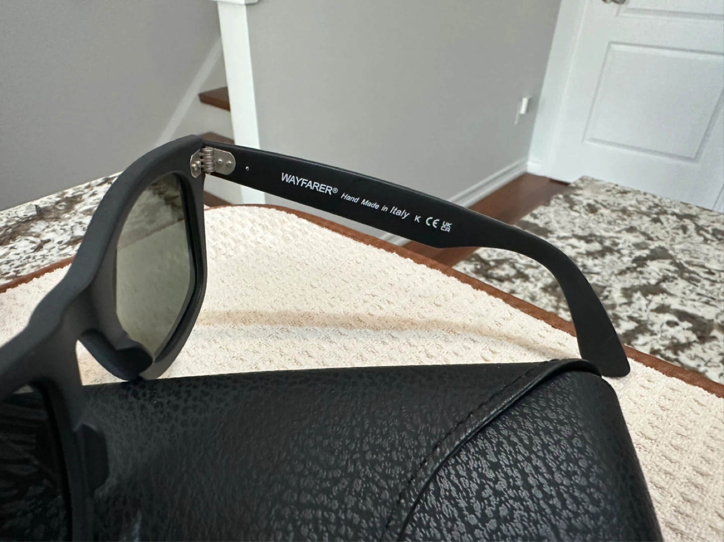 BNIB Ray-Ban Wayfarer Classic Sunglasses | MADE IN ITALY 🇮🇹 - photo 4