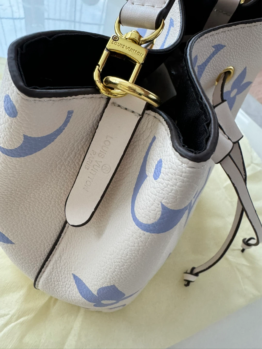LV Monogram Bucket Bag - photo 3