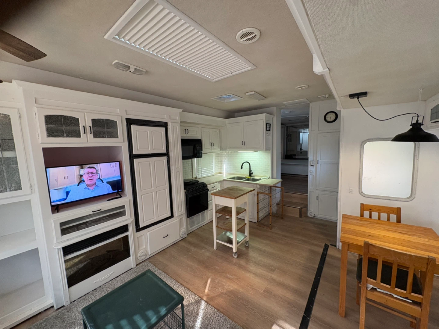 For rent 1 bedroom suite - photo 3