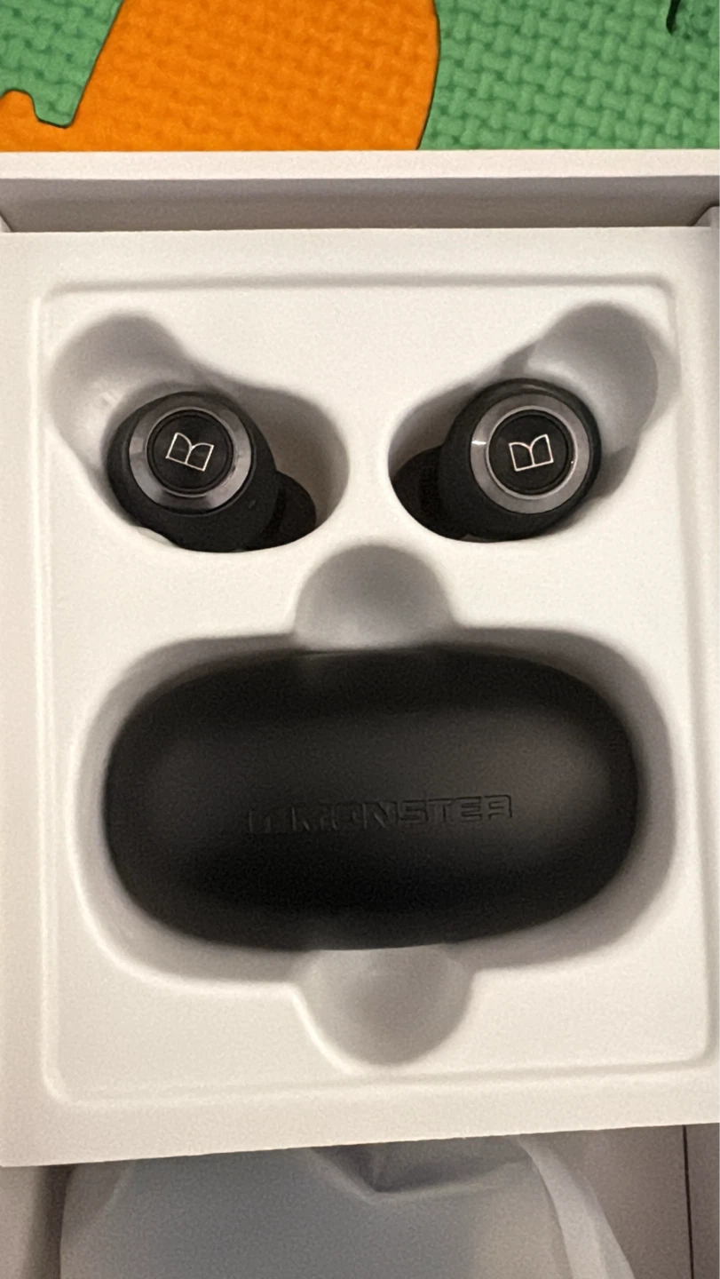 Monster 100 Airlinks Wireless Earbuds
