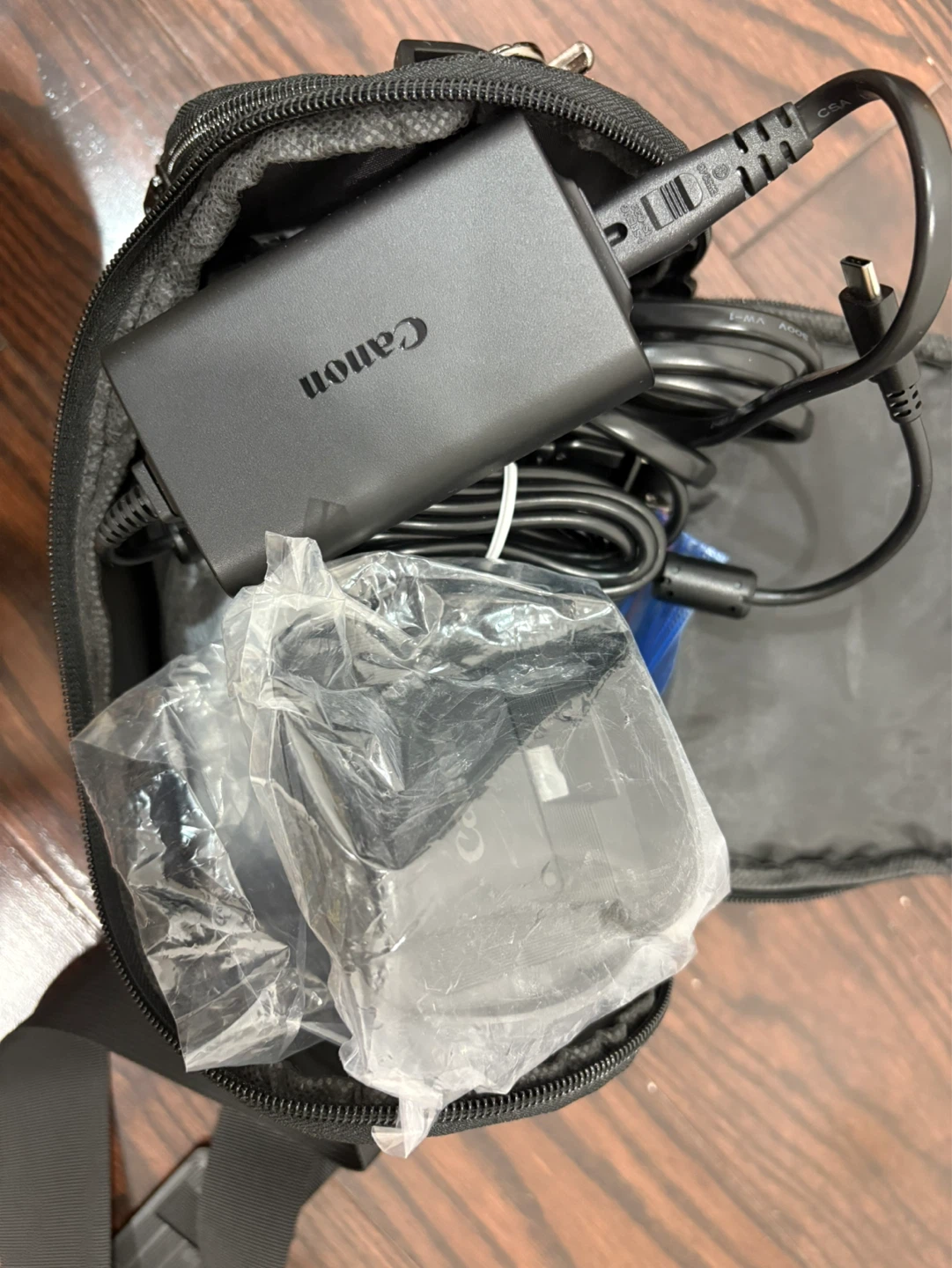 Canon VIXIA HF G70 4K Camcorder - photo 2