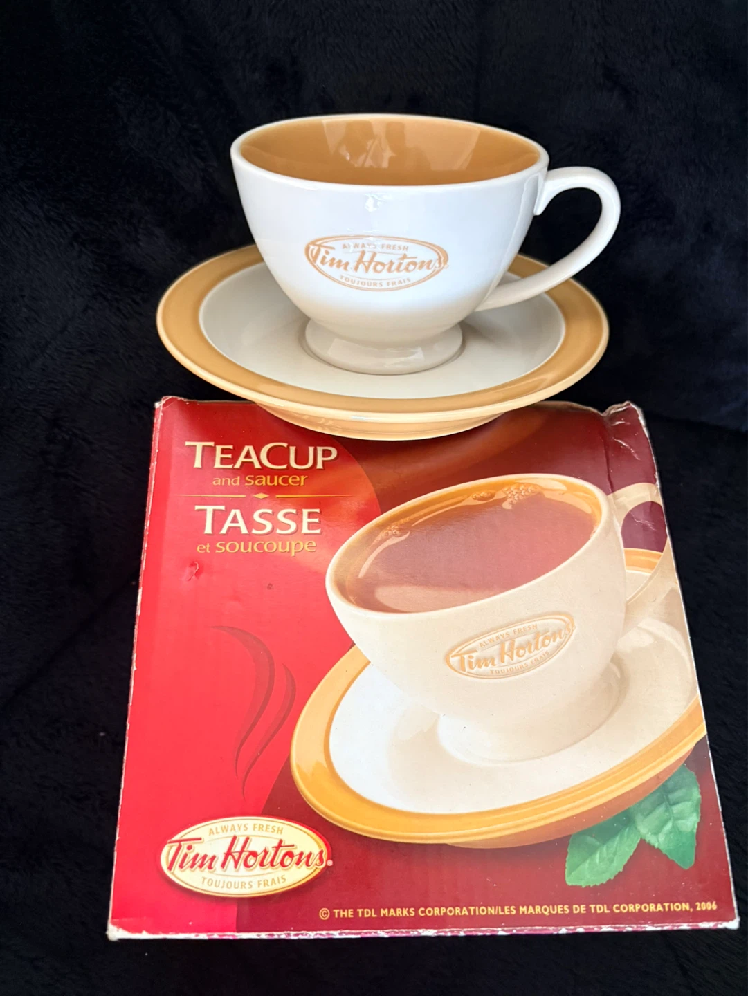 Tim Hortons Teacup and Saucer Set - photo 2