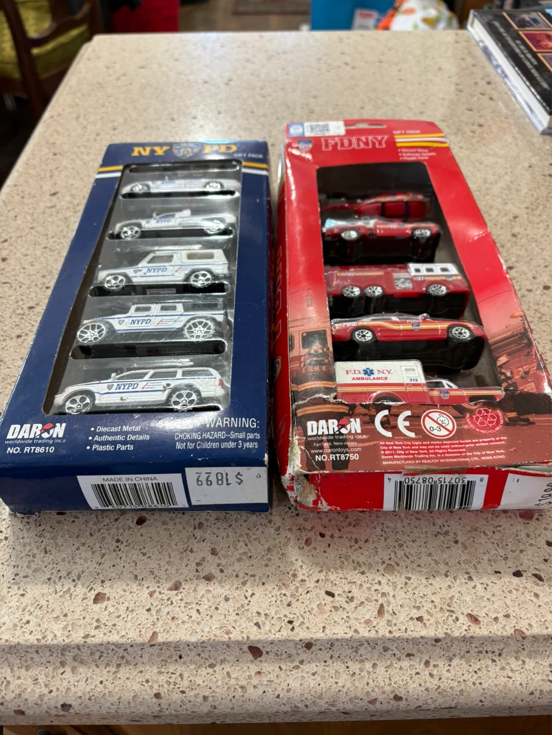 Daron NYPD & FDNY Diecast Toy Car Gift Packs - photo 5