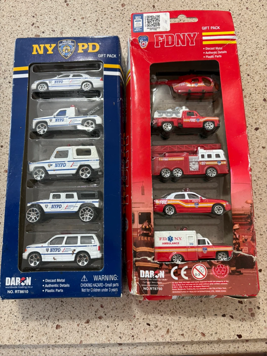 Daron NYPD & FDNY Diecast Toy Car Gift Packs - photo 4