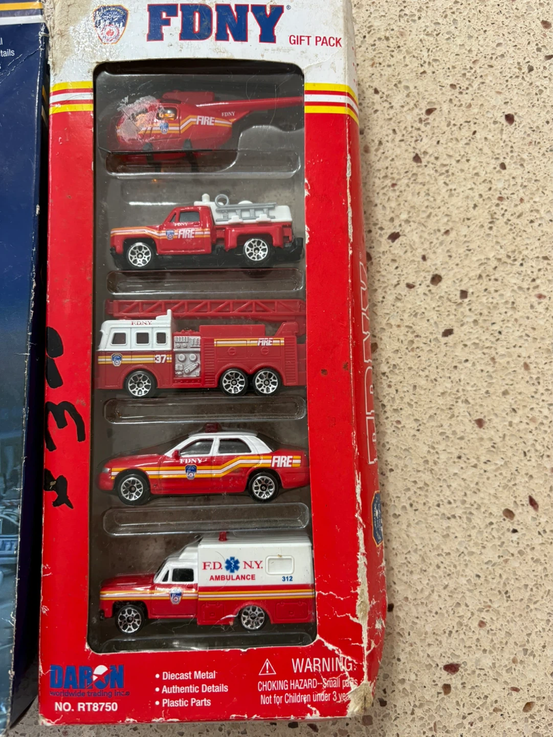 Daron NYPD & FDNY Diecast Toy Car Gift Packs - photo 2