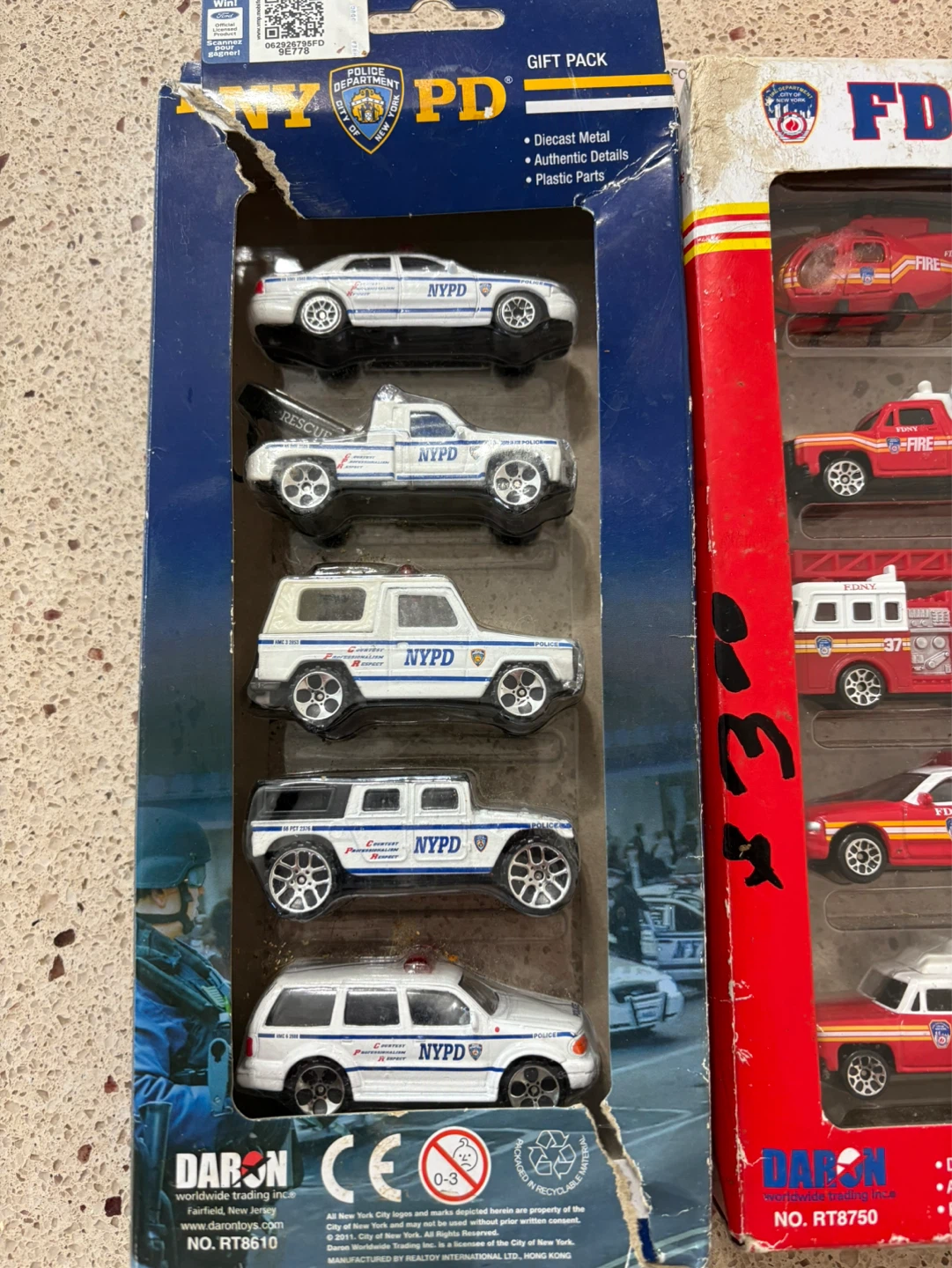 Daron NYPD & FDNY Diecast Toy Car Gift Packs - photo 3