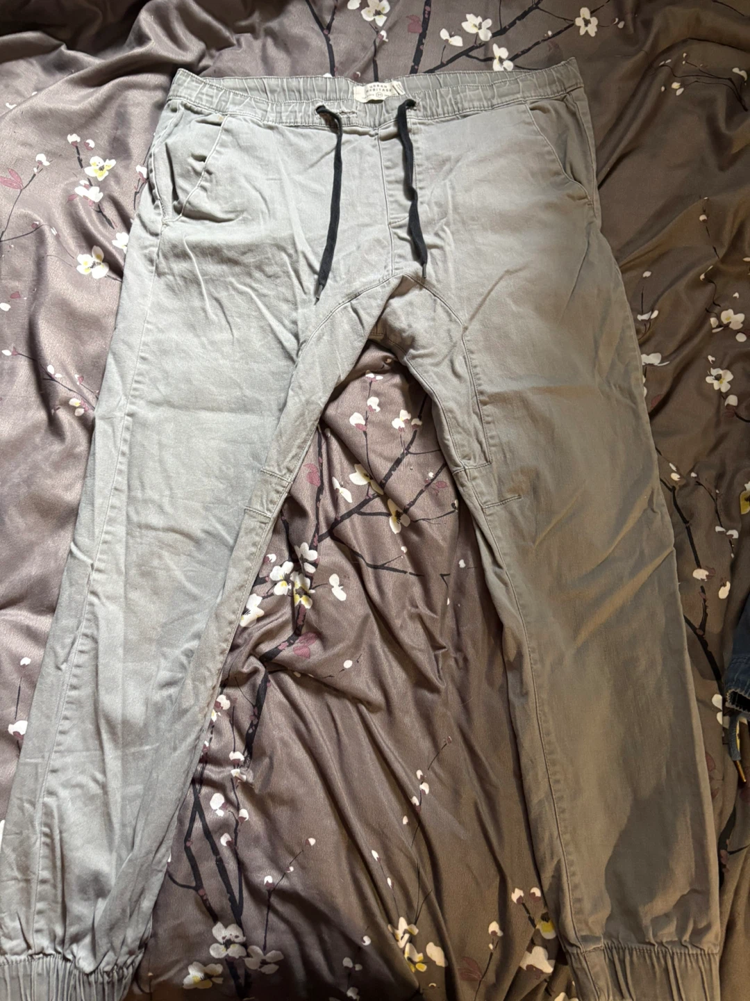 Men’s joggers Size Large