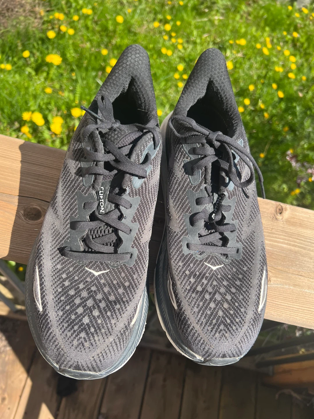 Woman’s Hoka Clifton 9 Running Shoes size 9 - photo 2