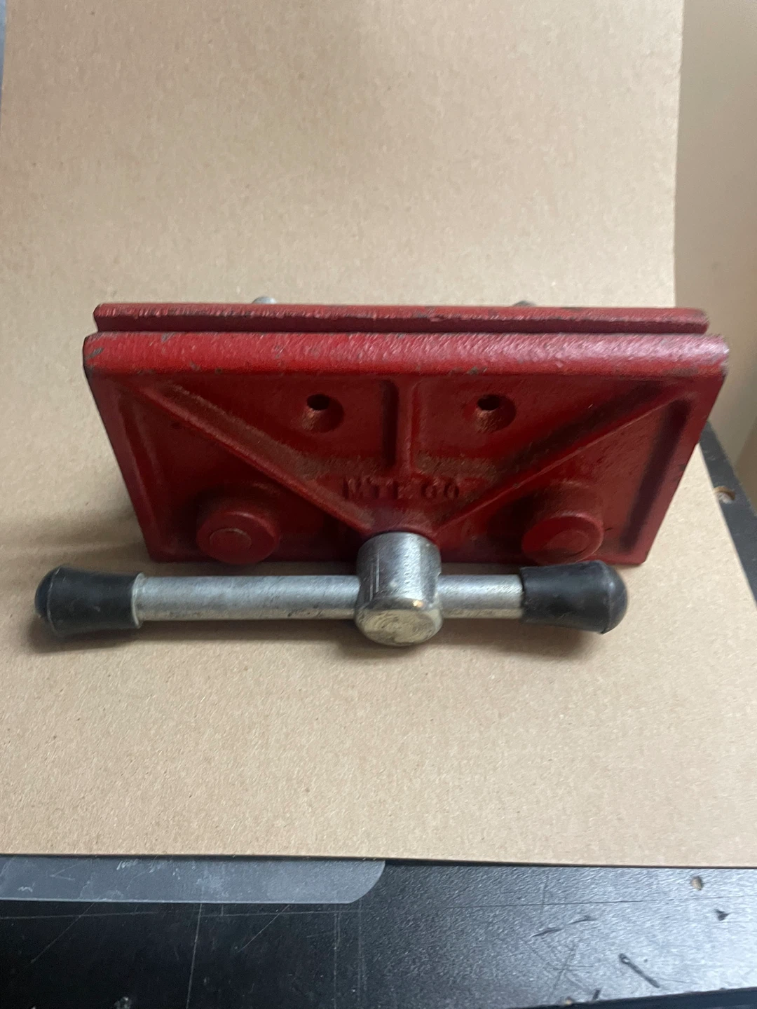 Wood working Red Bench Vise with Handle - photo 2