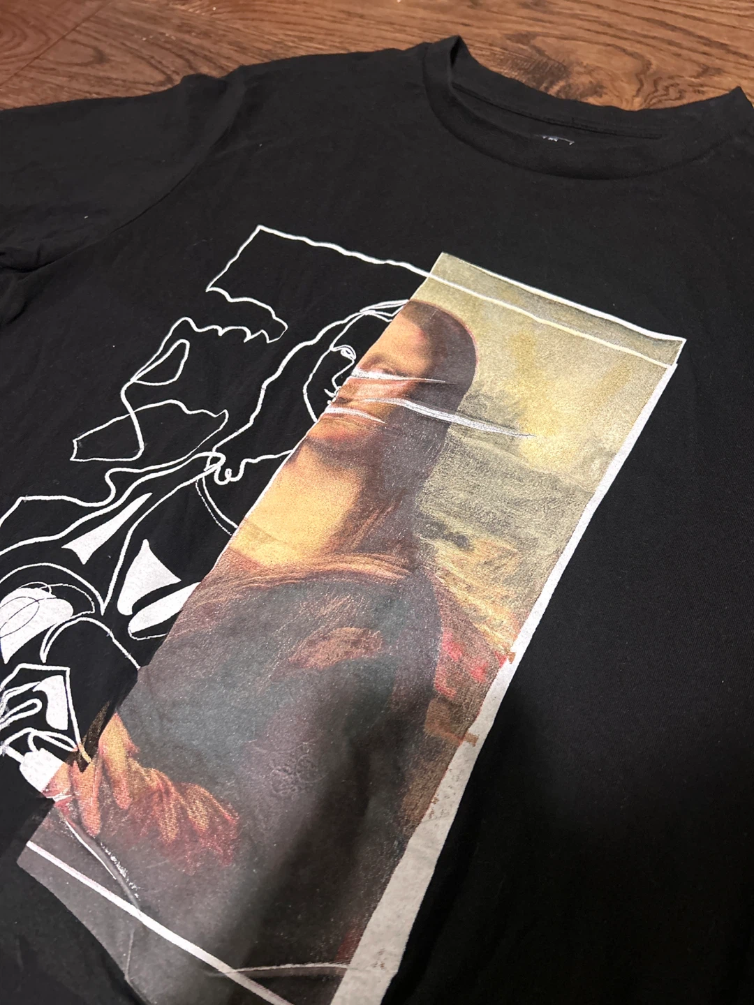 Black T-Shirt with Mona Lisa Graphic - Large - photo 2