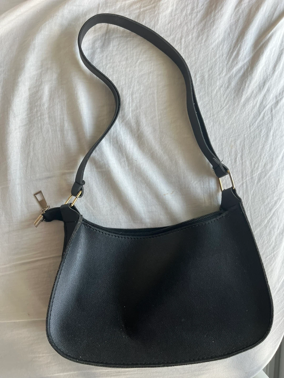 Black shoulder bag