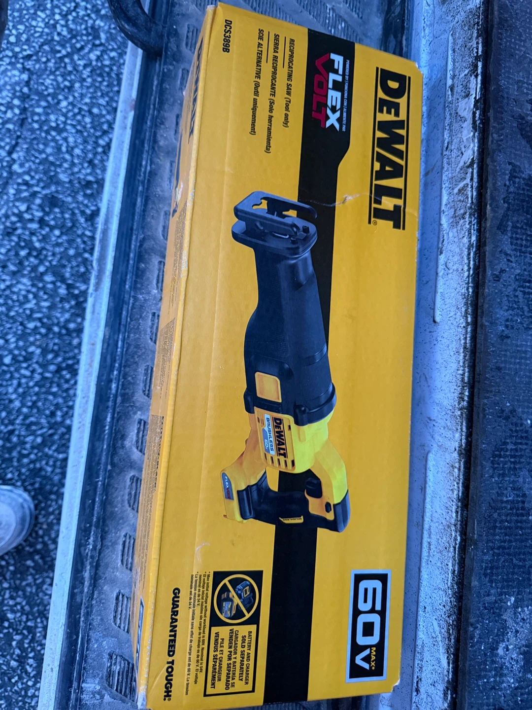 DeWalt 60V MAX FLEXVOLT Reciprocating Saw - photo 2