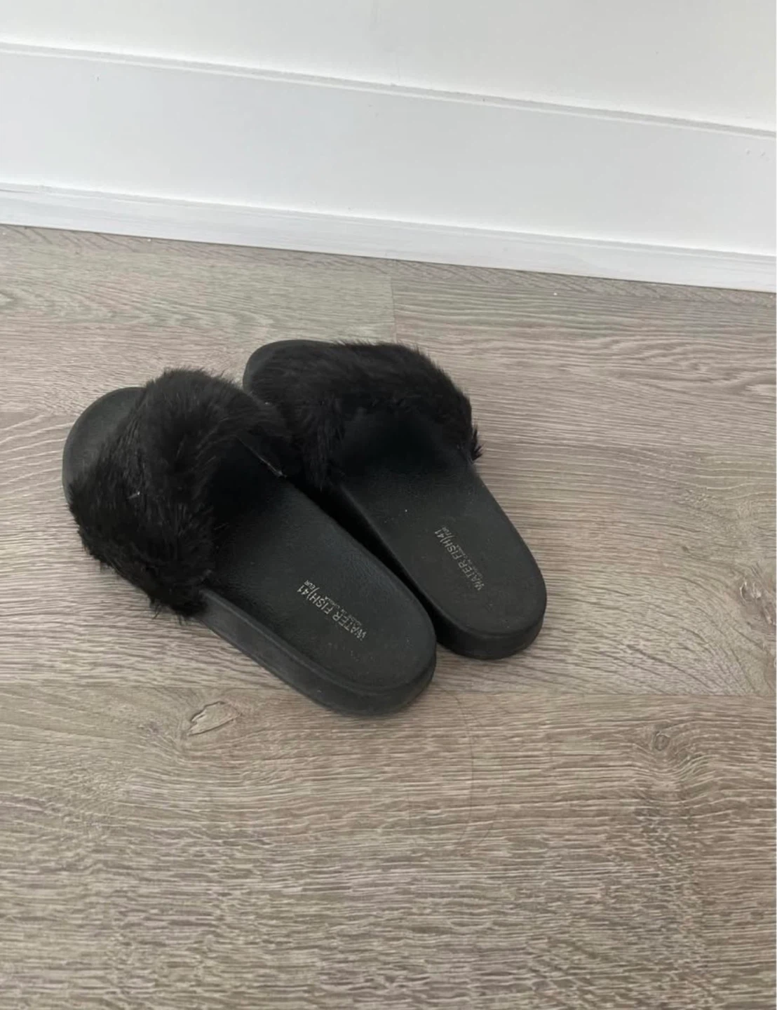 Water Spirit Black Faux Fur Slides - photo 3