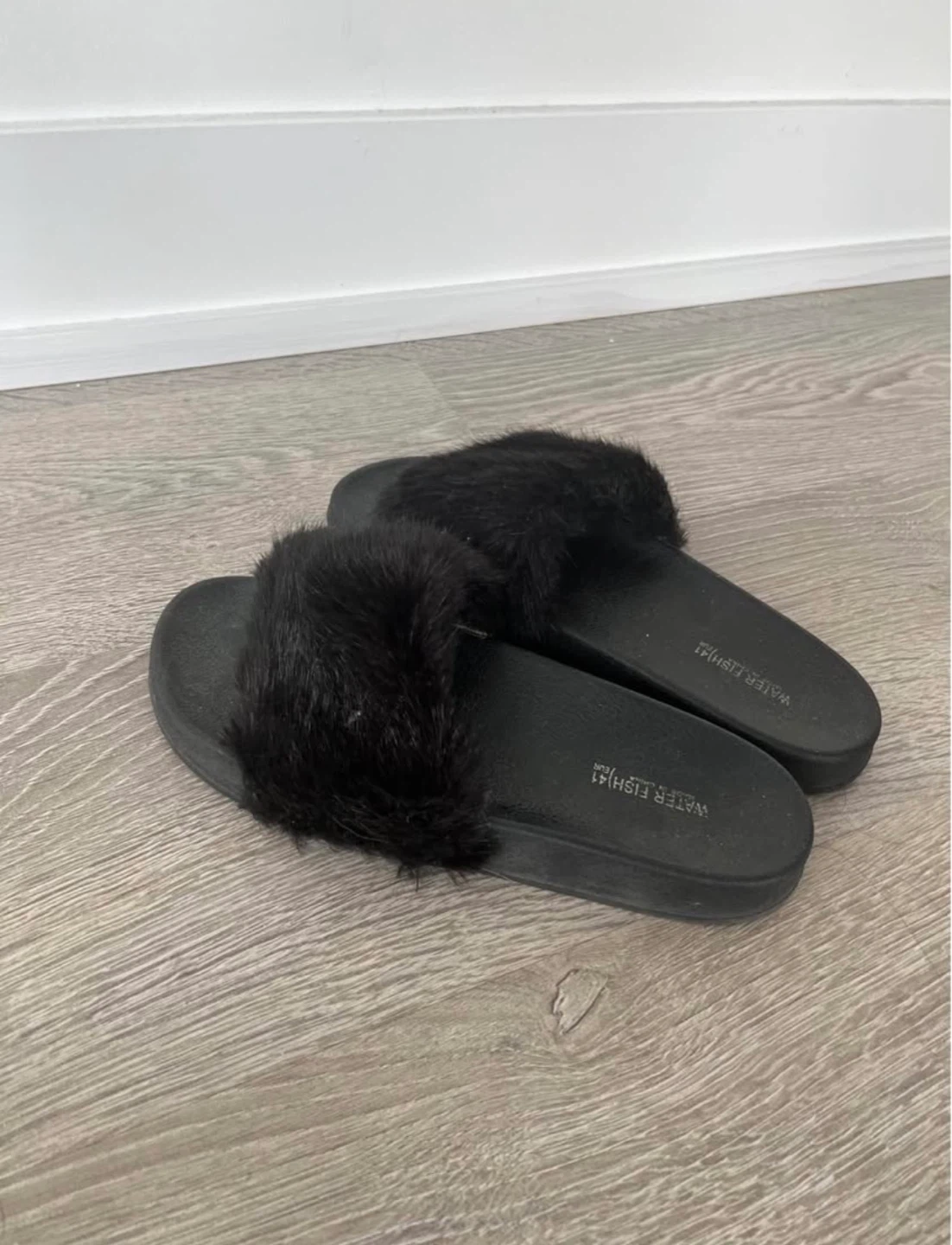 Water Spirit Black Faux Fur Slides - photo 2