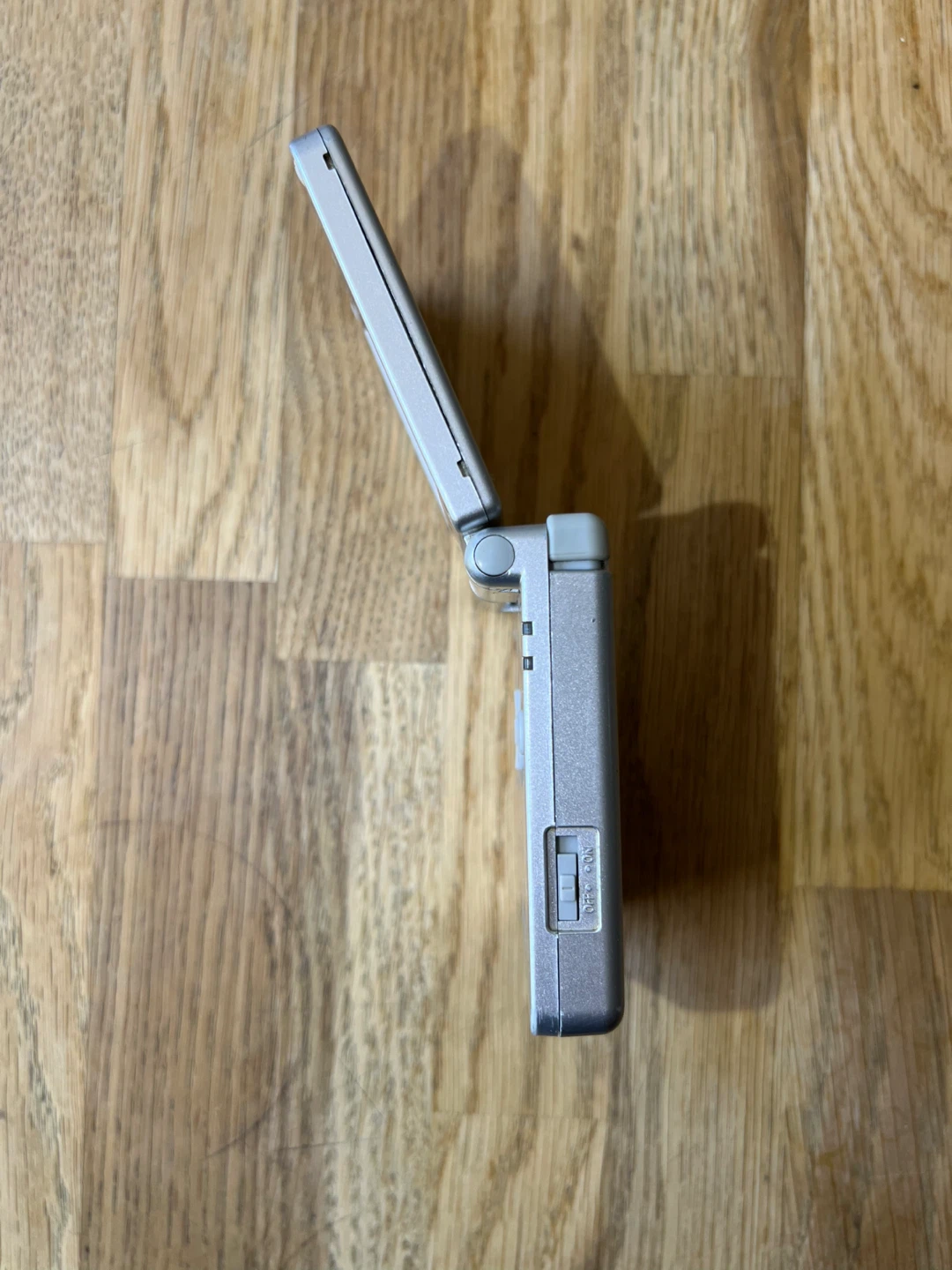 Platinum Game Boy Advance SP - photo 4