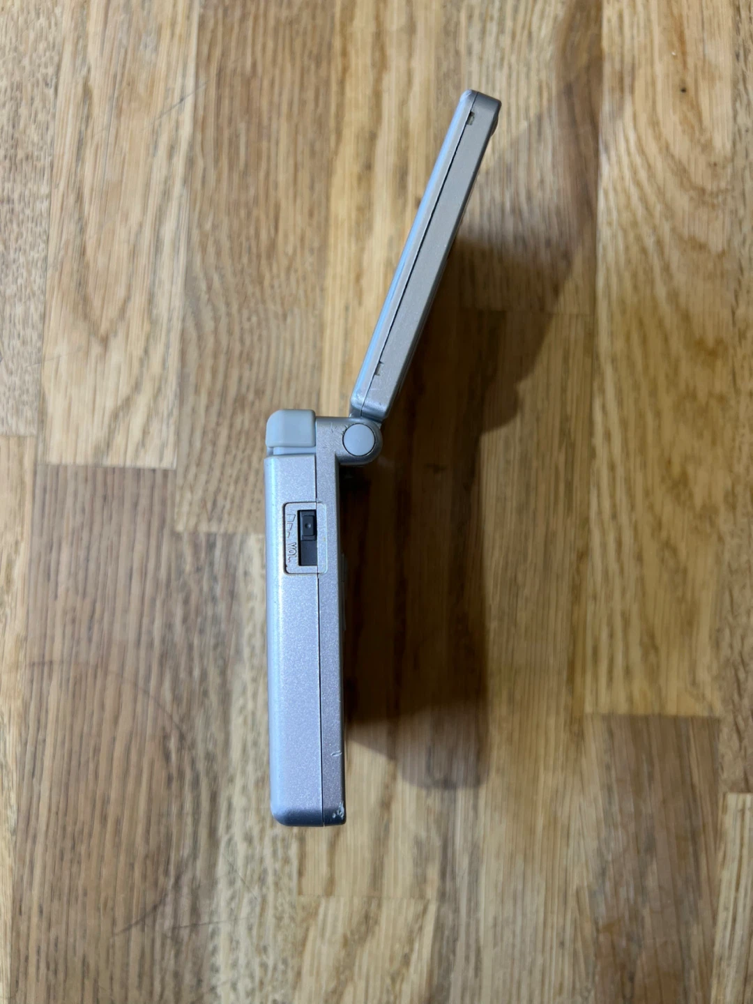 Platinum Game Boy Advance SP - photo 5