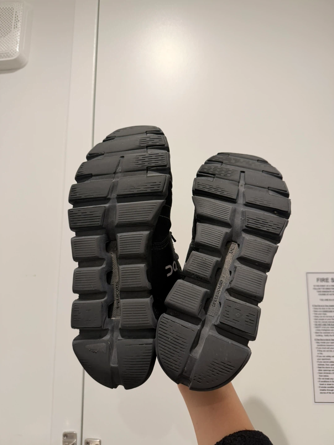 ON Cloud Running Shoes - Black - photo 3
