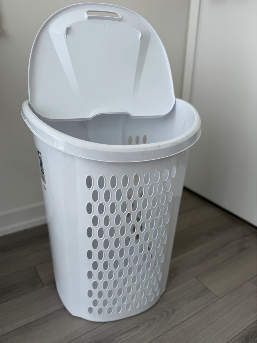 Sterilite Ultra Wheeled Laundry Basket S Size White - photo 2