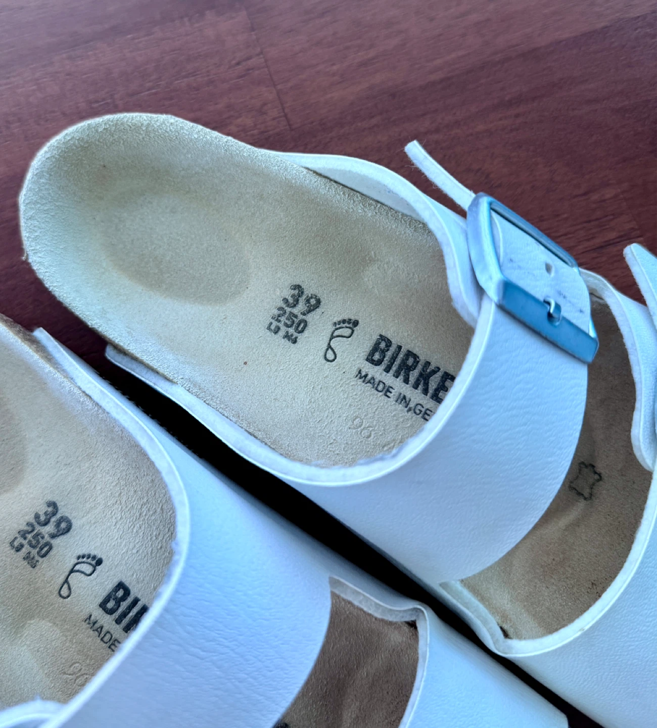 Birkenstock White Arizona Sandals Size 39 - photo 2