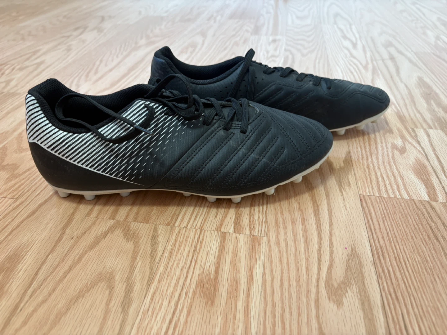 Decathlon Agility 100 FG Soccer Cleats - Black - Size 9 US