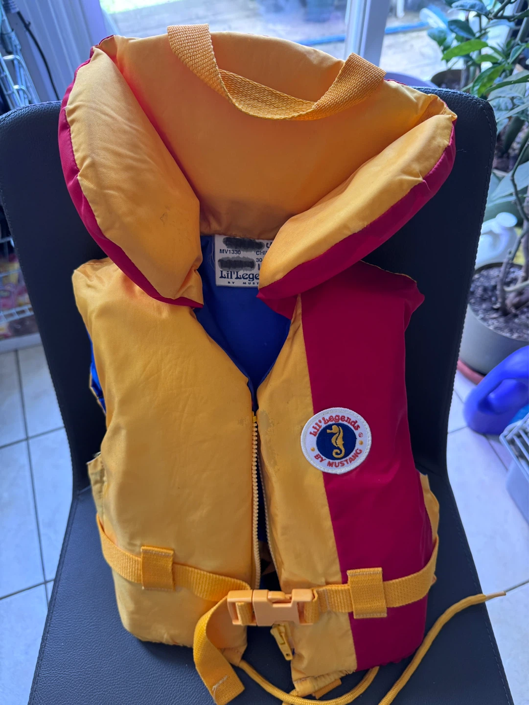 Kids life jacket/vest - photo 3